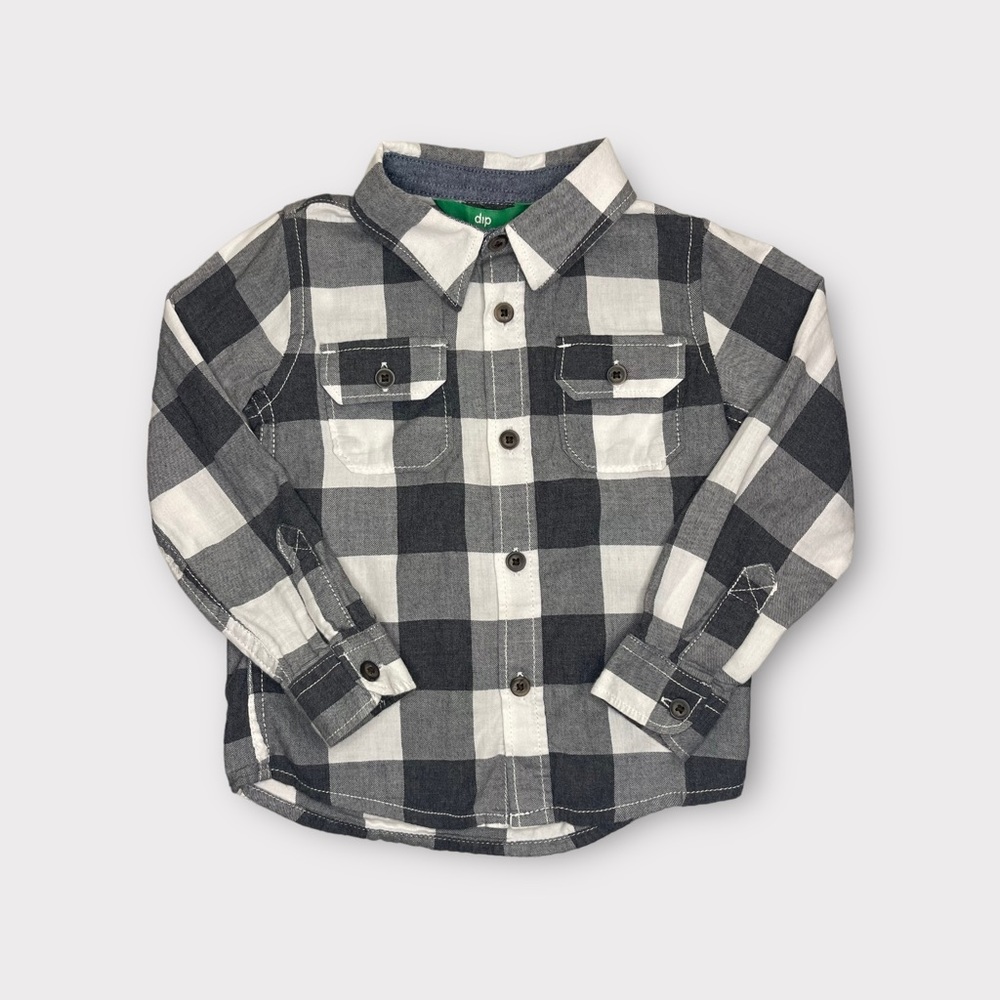 Dip Gray & White Long Sleeve Light Plaid Button Up Top